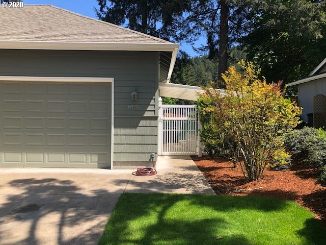 1051 South 69th Street Springfield, OR 97478 - Photo 2 of 27