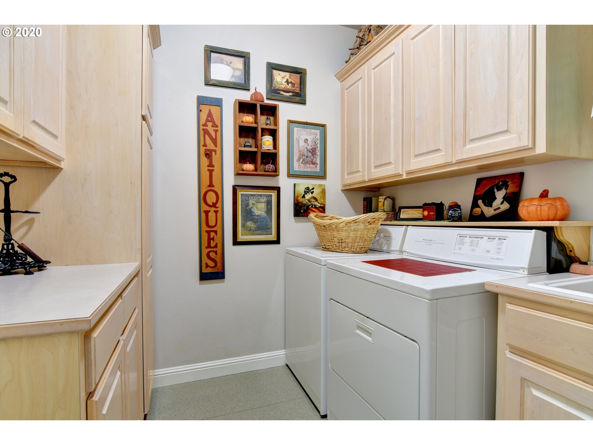 1051 South 69th Street Springfield, OR 97478 - Photo 14 of 27
