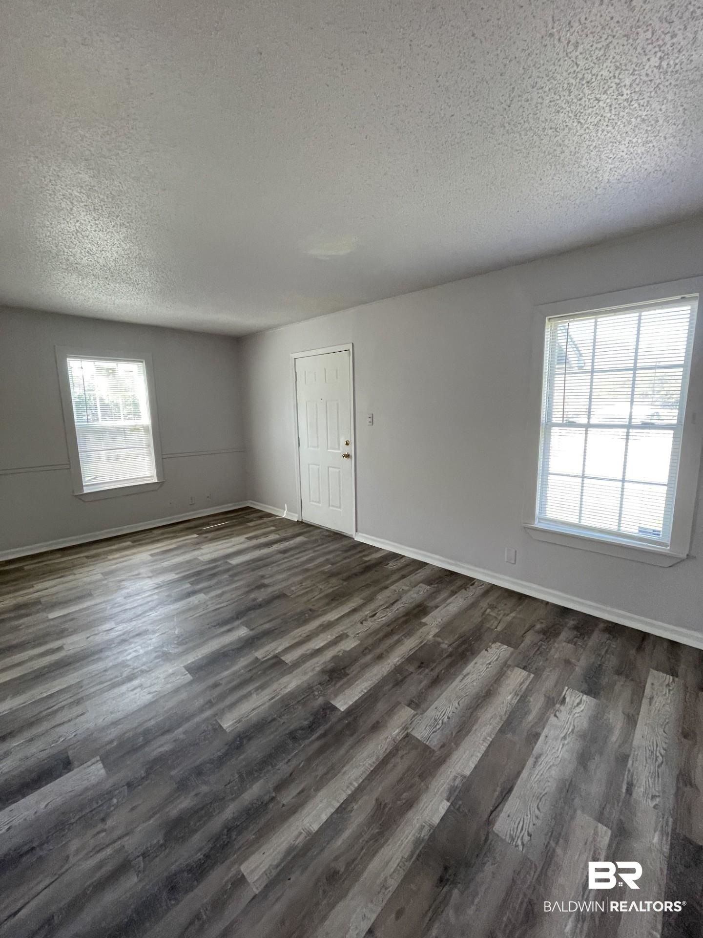 85 Cody Road South Mobile, AL 36608 - Photo 4 of 15 Living Room