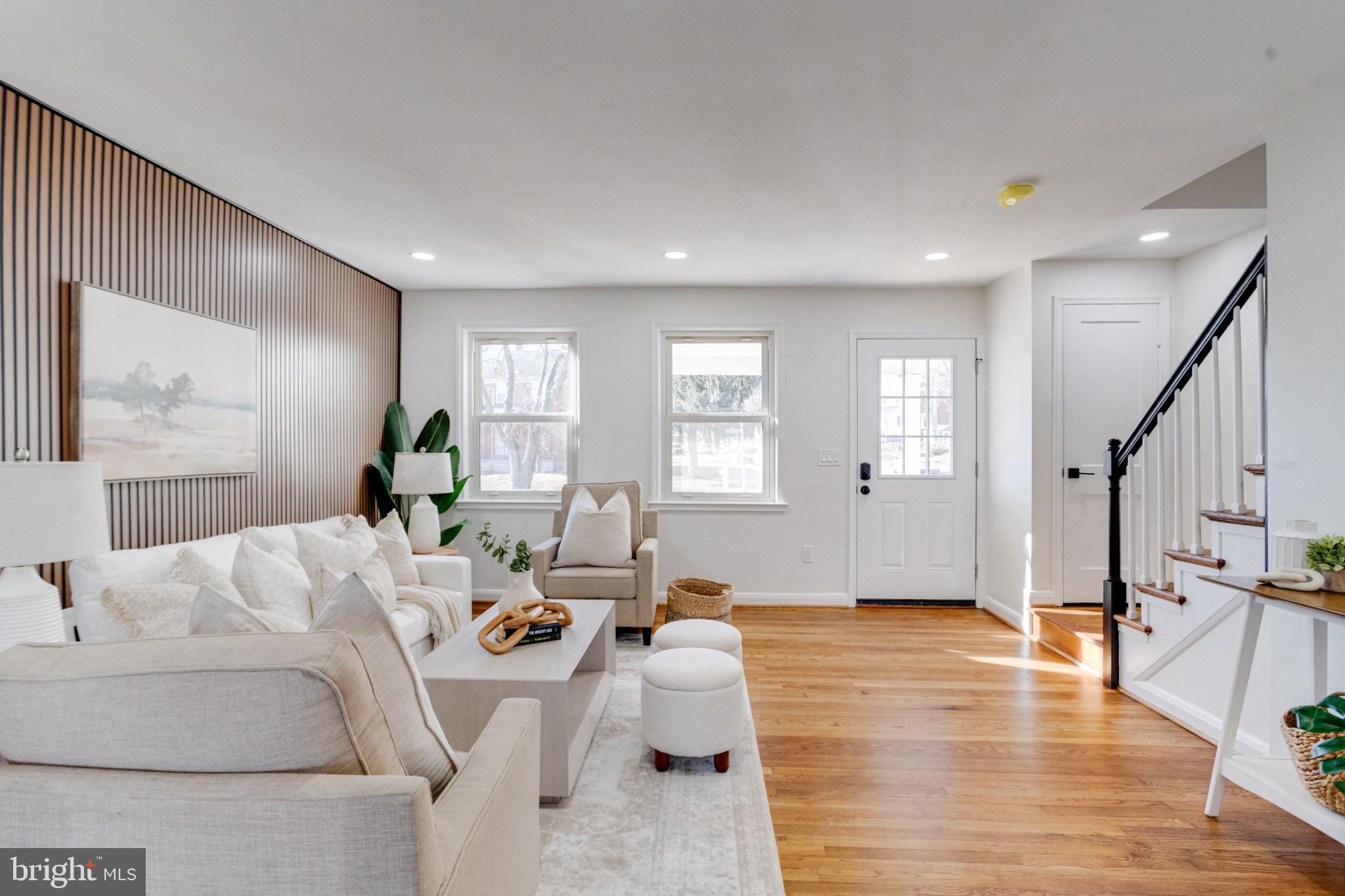 1524 Ramblewood Road Baltimore, MD 21239 - Photo 11 of 83 Living Room