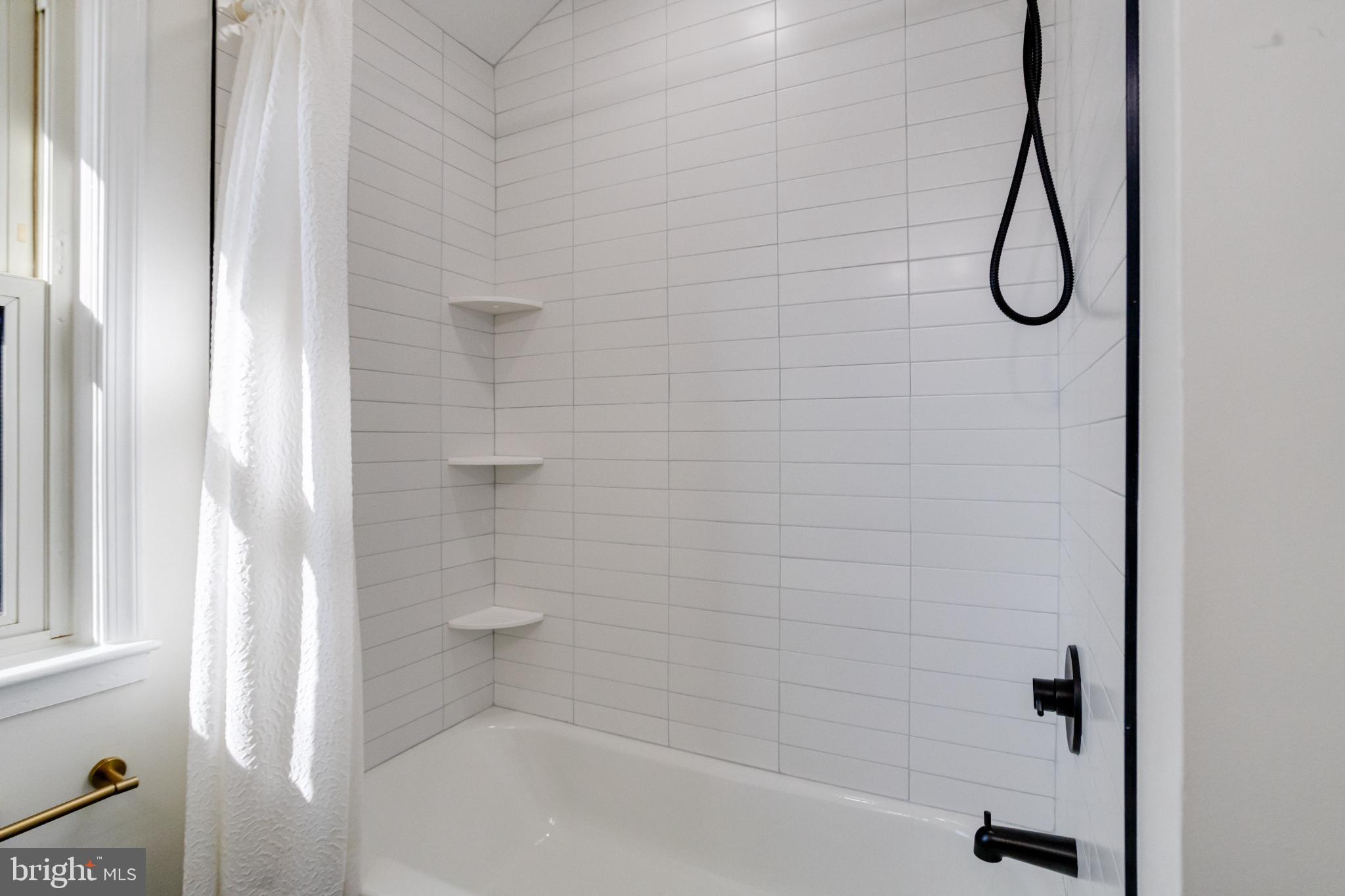 1524 Ramblewood Road Baltimore, MD 21239 - Photo 35 of 83 Upstairs Bathroom - Full