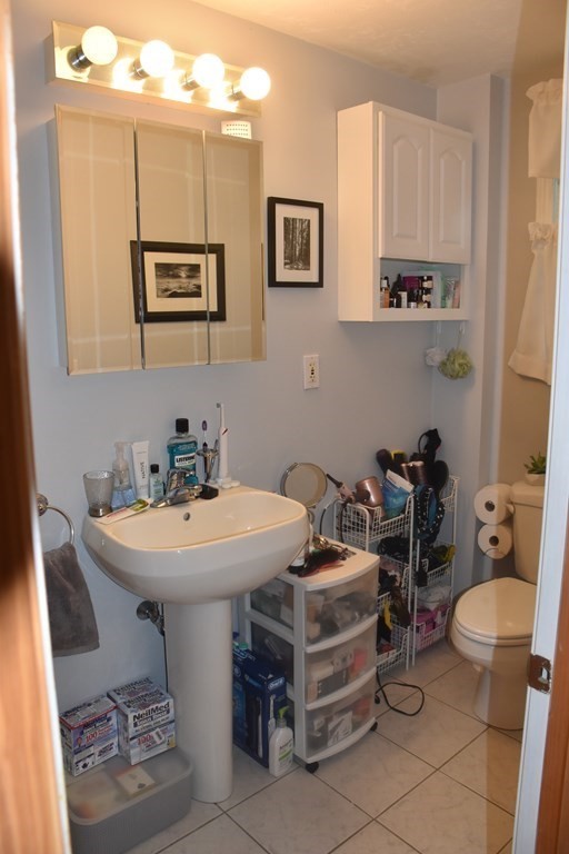 20 Holt Road Holden, MA 01520 - Photo 6 of 32