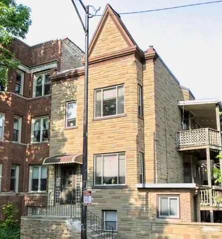 $3,000 | 4133 North Ashland Avenue, Unit 2, Chicago, IL 60613