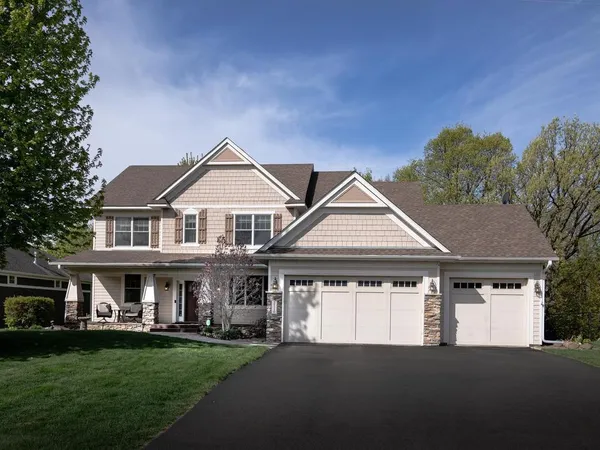$725,000 | 2110 Valley Creek Lane, Shakopee, MN 55379
