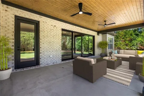 $980,000 | 705 Spratlin Mill Drive, Hull, GA 30646