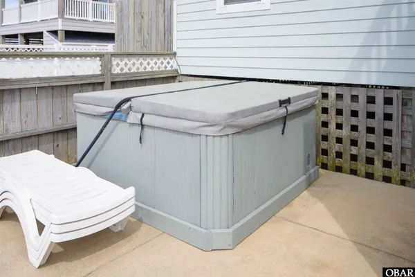 $1,299,000 | 8812 South Old Oregon Inlet Road, Nags Head, NC 27959