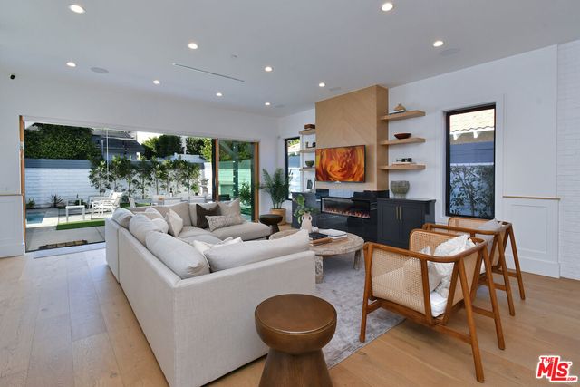 $2,675,000 | 4809 Genesta Avenue, Encino, CA 91316