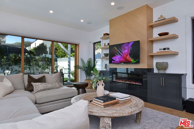 $2,675,000 | 4809 Genesta Avenue, Encino, CA 91316