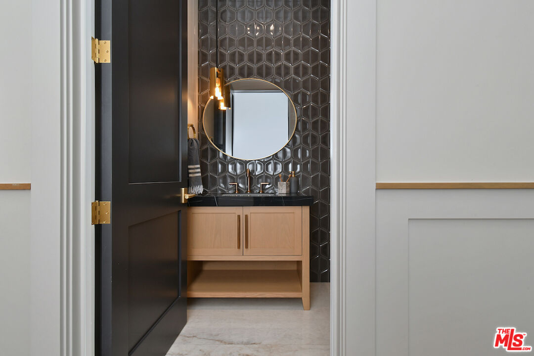 4809 Genesta Avenue Encino, CA 91316 - Photo 23 of 52