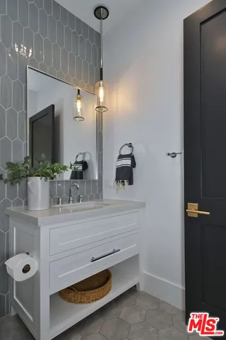 $2,675,000 | 4809 Genesta Avenue, Encino, CA 91316