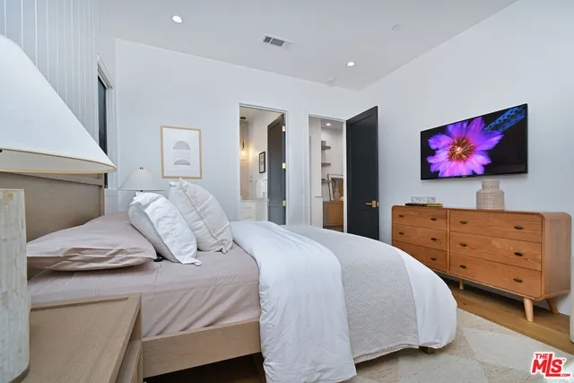 $2,675,000 | 4809 Genesta Avenue, Encino, CA 91316