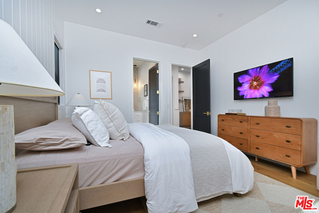 4809 Genesta Avenue Encino, CA 91316 - Photo 43 of 52