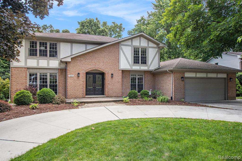 1684 North Kilburn Road Rochester Hills, MI 48306 - Photo 1 of 27