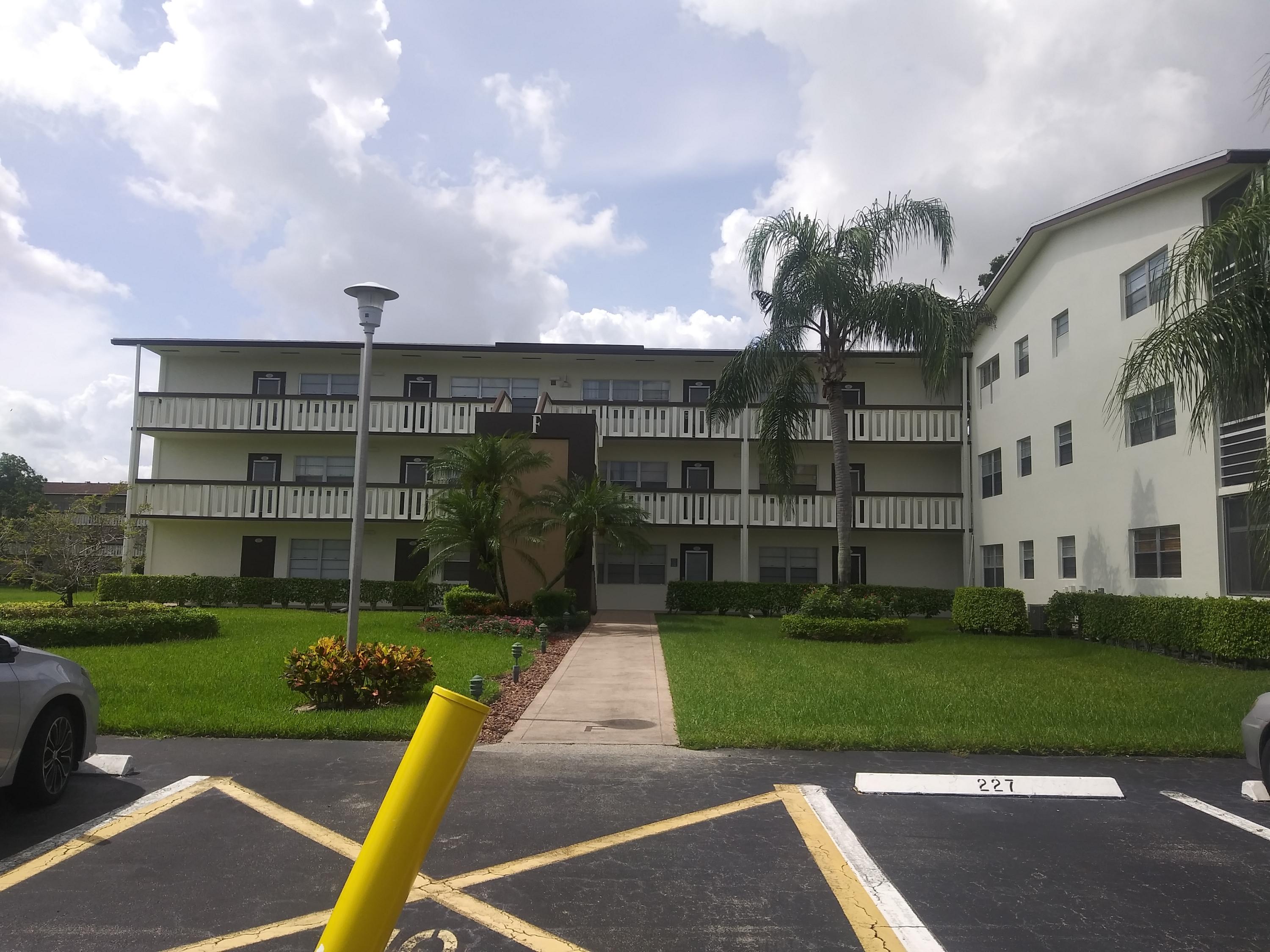 217 Suffolk F Boca Raton, FL 33434 - Photo 4 of 8 20190806_111007