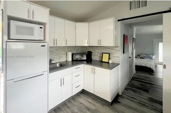 $2,100,000 | 8390 Southwest 64th Street, Miami, FL 33143