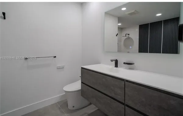 $2,100,000 | 8390 Southwest 64th Street, Miami, FL 33143