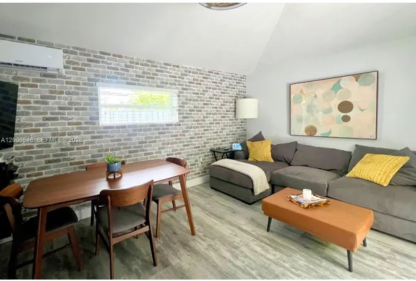 $2,100,000 | 8390 Southwest 64th Street, Miami, FL 33143