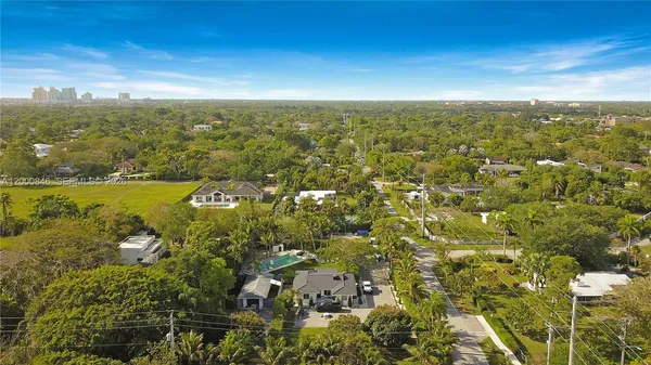 $2,100,000 | 8390 Southwest 64th Street, Miami, FL 33143