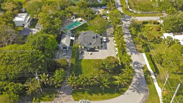 $2,100,000 | 8390 Southwest 64th Street, Miami, FL 33143
