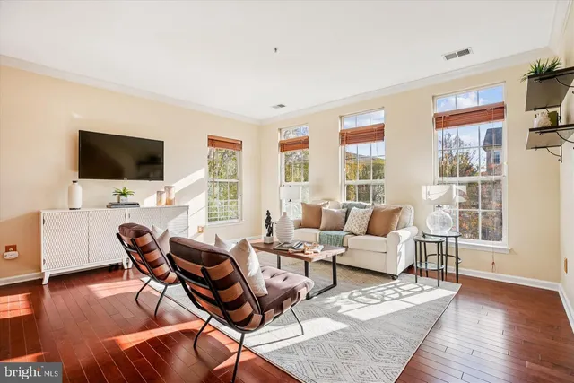 $3,500 | 301 B Cross Green Street, Unit 301B, Gaithersburg, MD 20878