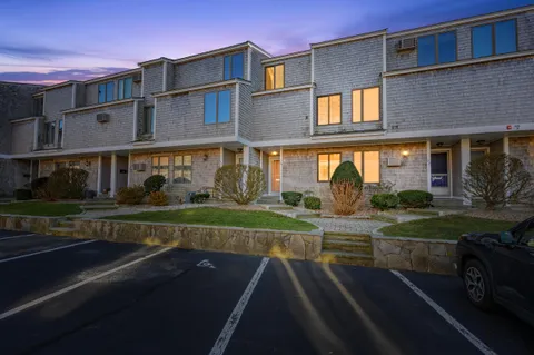 $919,000 | 500 Ocean Street, Unit 24, Hyannis, MA 02601