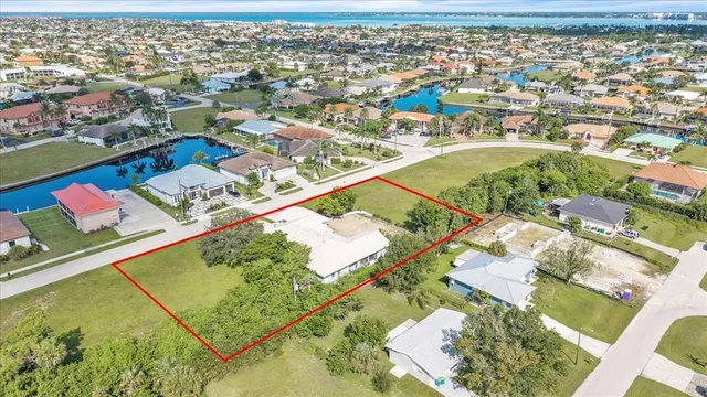 $899,000 | 2417 Magdalina Drive, Punta Gorda, FL 33950