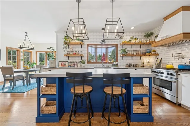 $1,150,000 | 15 Mulberry Drive, Hawthorn Woods, IL 60047