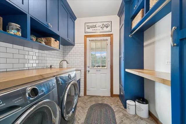 $1,150,000 | 15 Mulberry Drive, Hawthorn Woods, IL 60047