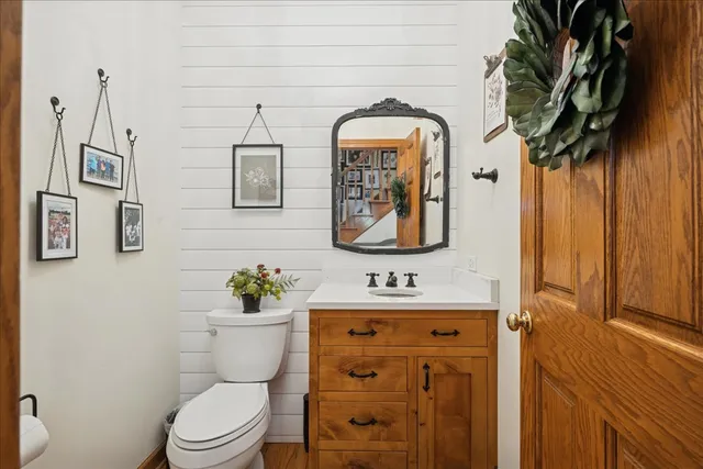 $1,150,000 | 15 Mulberry Drive, Hawthorn Woods, IL 60047