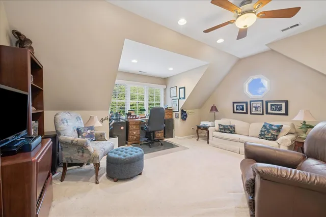 $1,150,000 | 15 Mulberry Drive, Hawthorn Woods, IL 60047