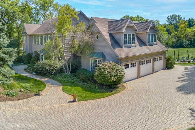 $1,150,000 | 15 Mulberry Drive, Hawthorn Woods, IL 60047