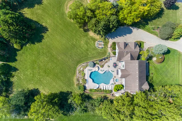 $1,150,000 | 15 Mulberry Drive, Hawthorn Woods, IL 60047