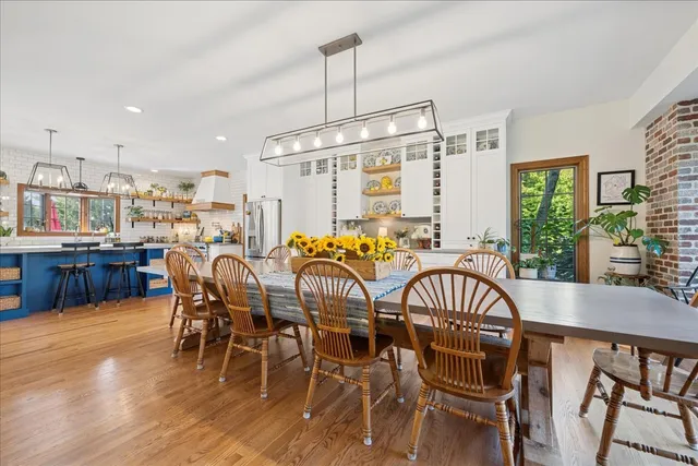 $1,150,000 | 15 Mulberry Drive, Hawthorn Woods, IL 60047