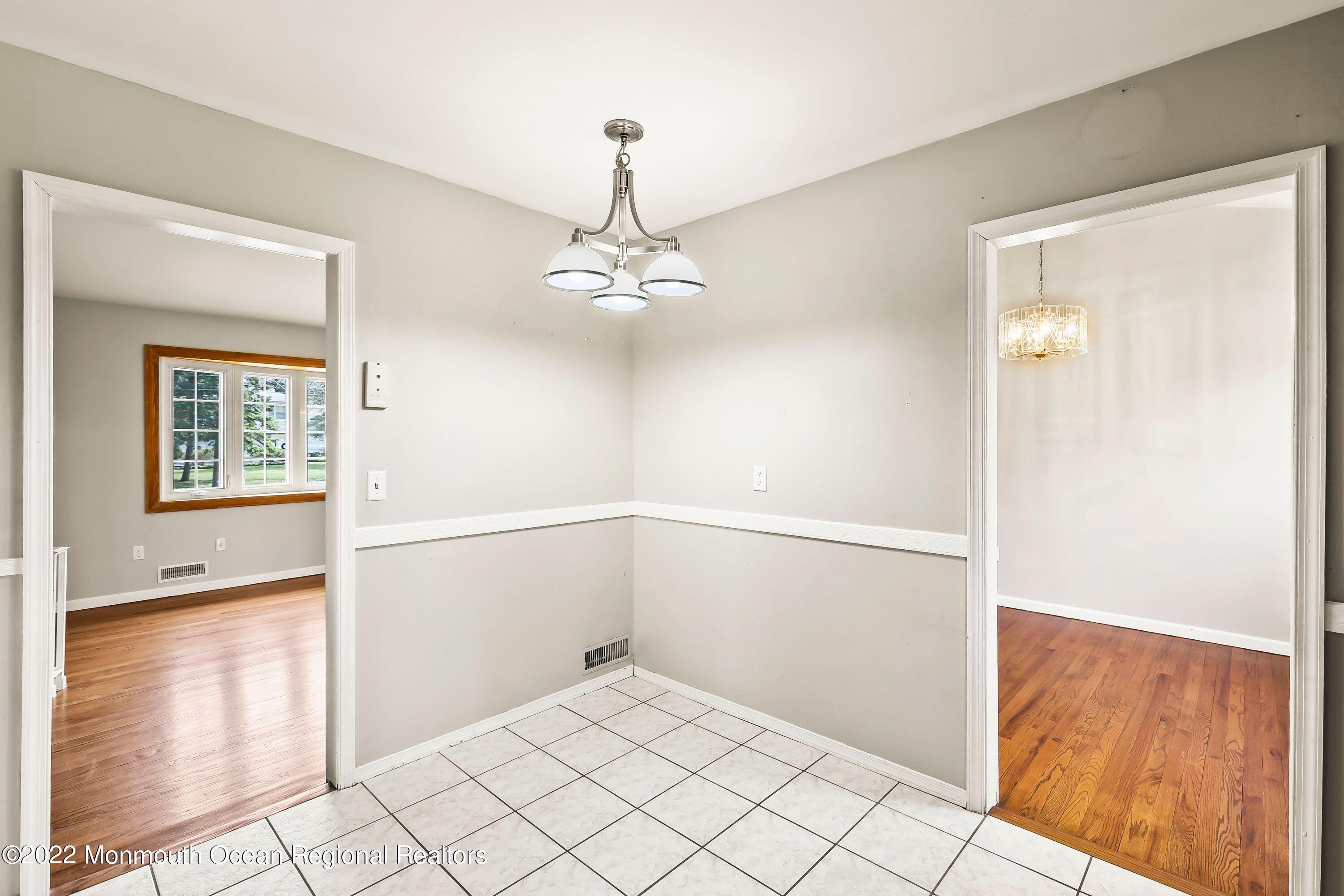 151 Cherry Tree Lane Middletown, NJ 07748 - Photo 14 of 32 p5YtxqZk