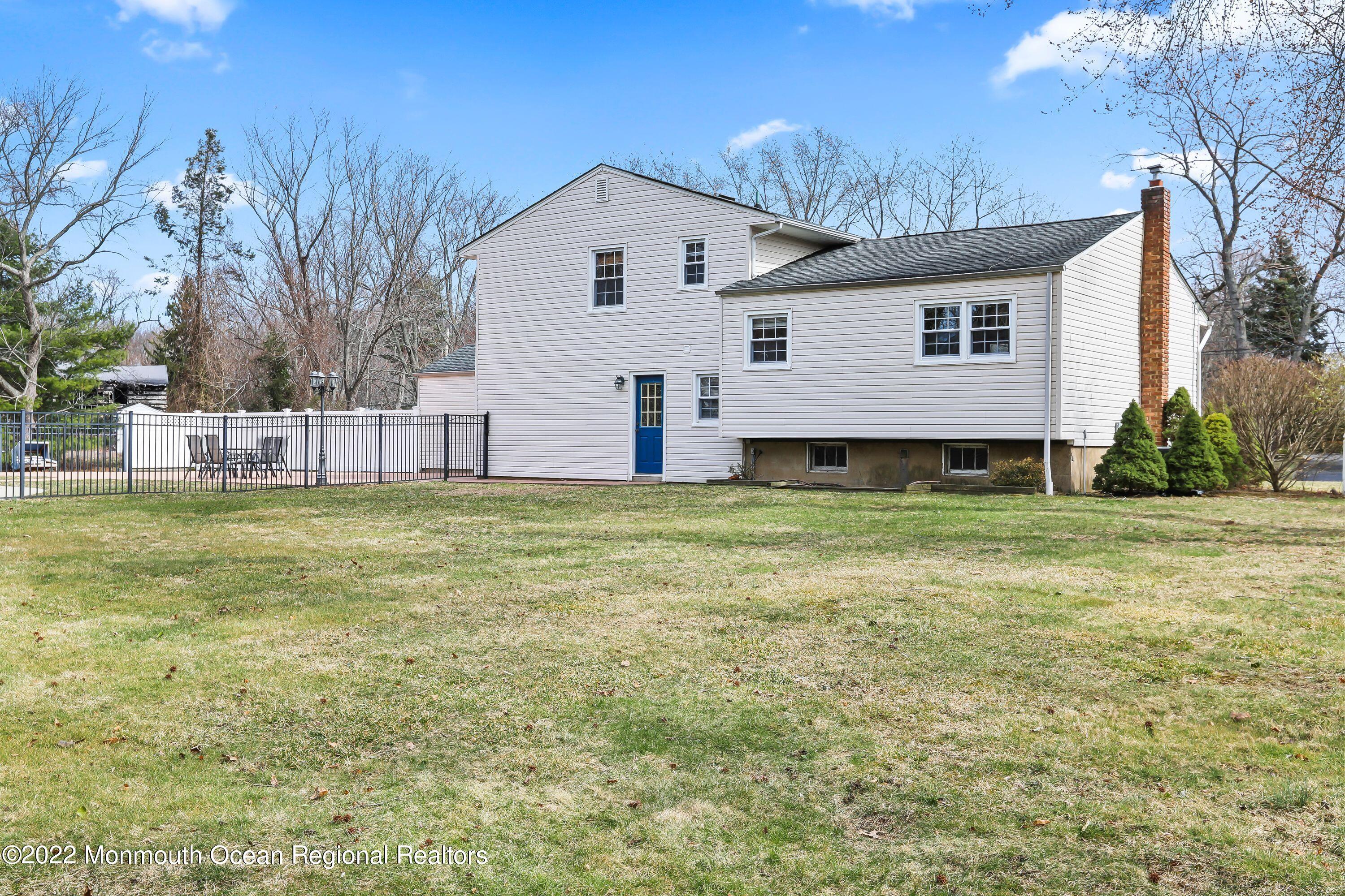 151 Cherry Tree Lane Middletown, NJ 07748 - Photo 27 of 32 4PuyK4ro