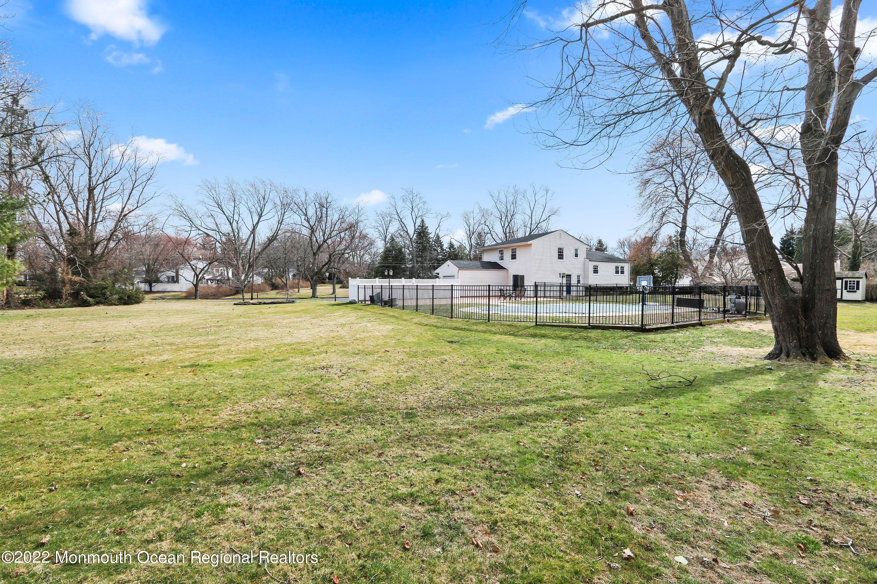 151 Cherry Tree Lane Middletown, NJ 07748 - Photo 4 of 32 4aXvtrEo