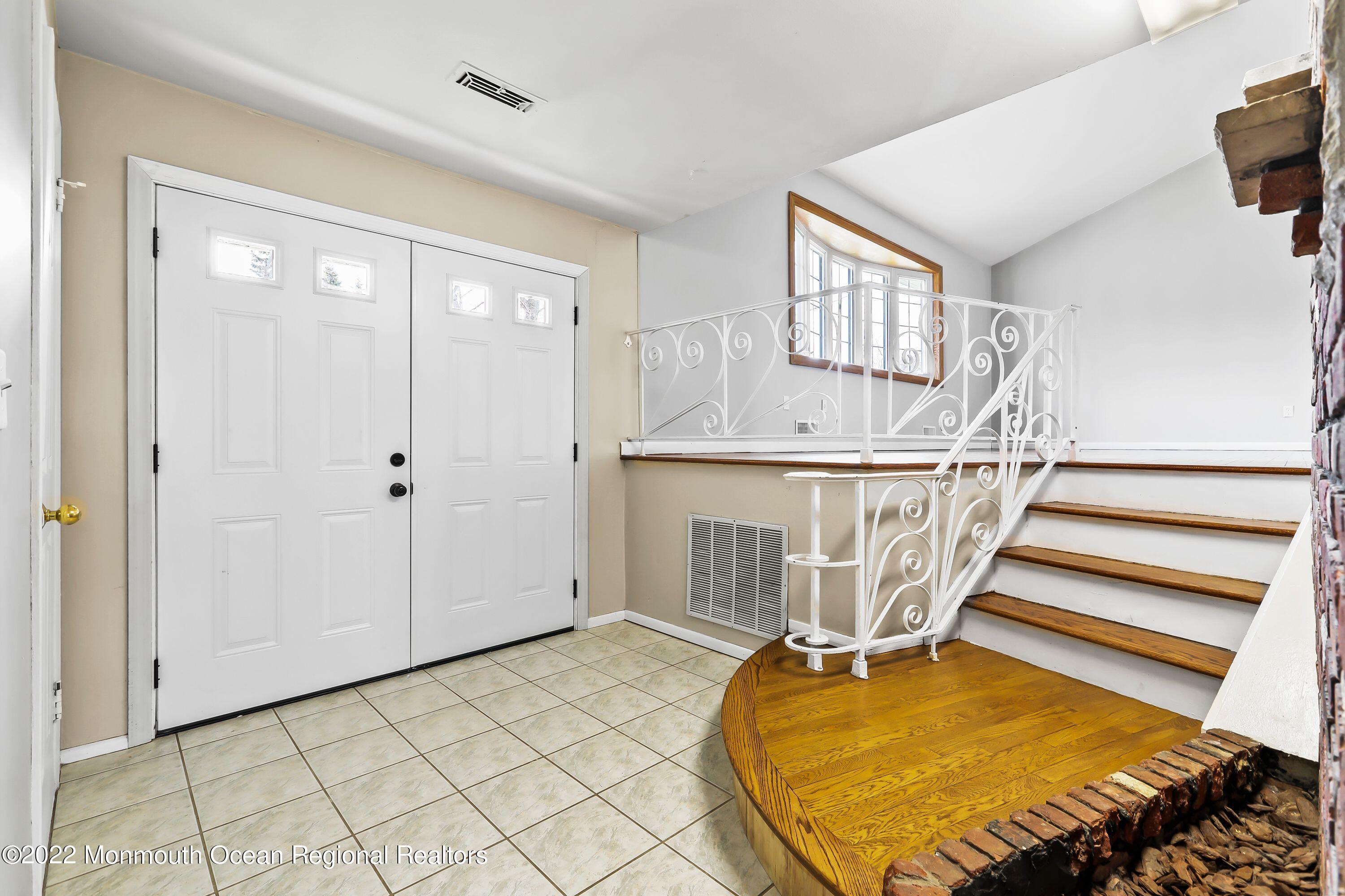 151 Cherry Tree Lane Middletown, NJ 07748 - Photo 5 of 32 oqaf0BoY