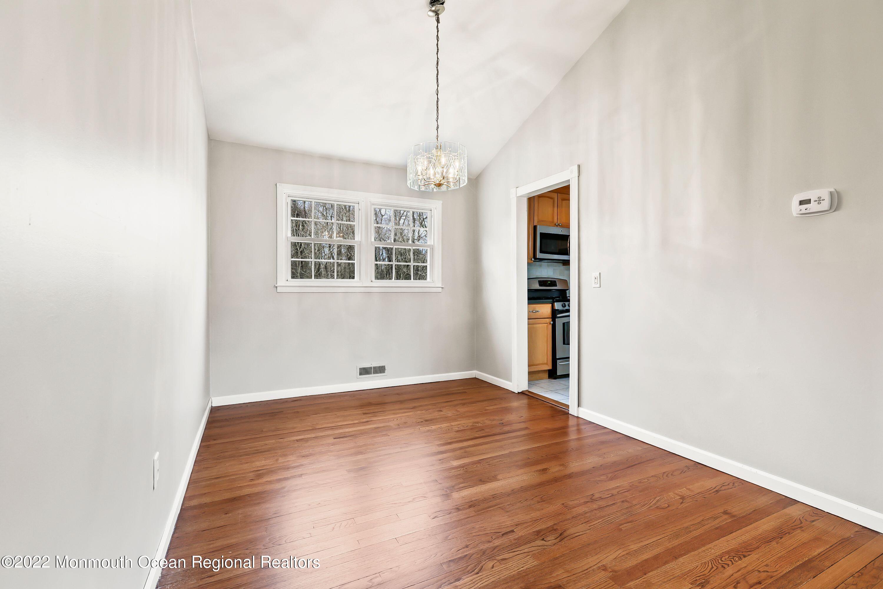 151 Cherry Tree Lane Middletown, NJ 07748 - Photo 10 of 32 3Qm0Cmt0