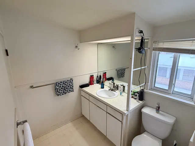 $264,900 | 910 Elizabeth Court, Mount Pleasant, MI 48858