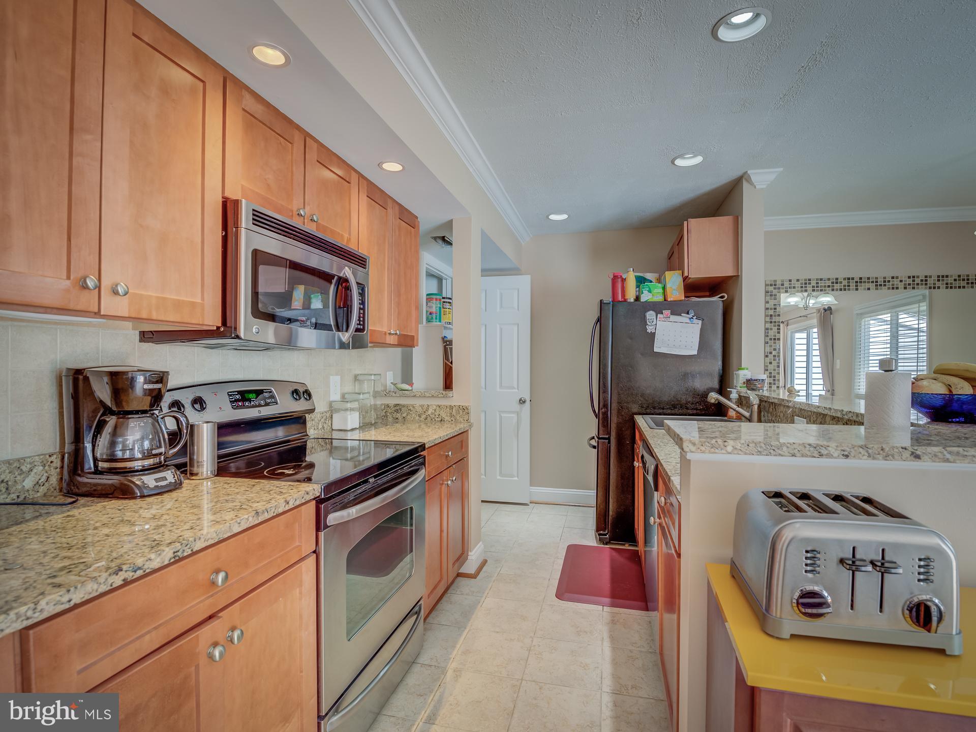 272 North Cottage Road Sterling, VA 20164 - Photo 6 of 27 Kitchen