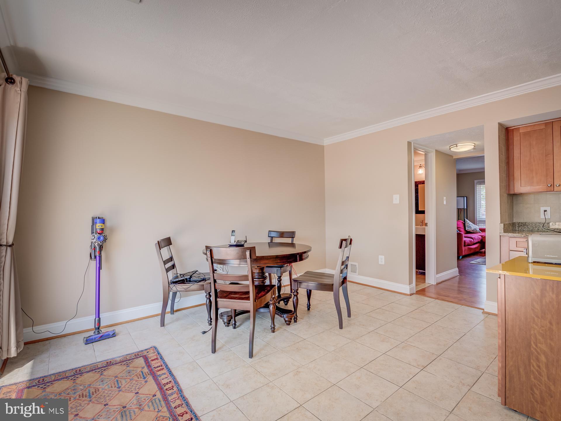 272 North Cottage Road Sterling, VA 20164 - Photo 10 of 27 Dining area