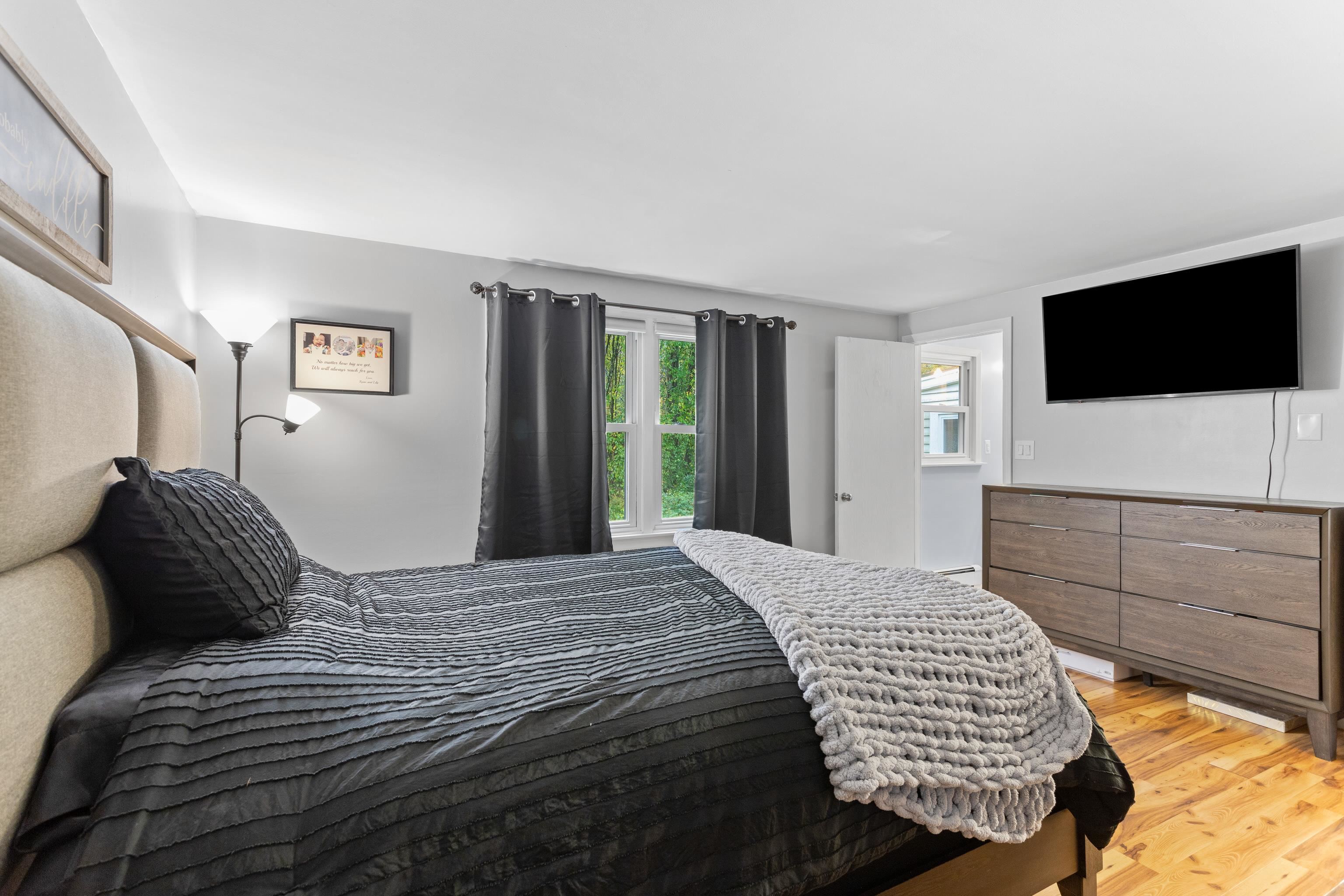 172 Straw Road Manchester, NH 03102 - Photo 11 of 36