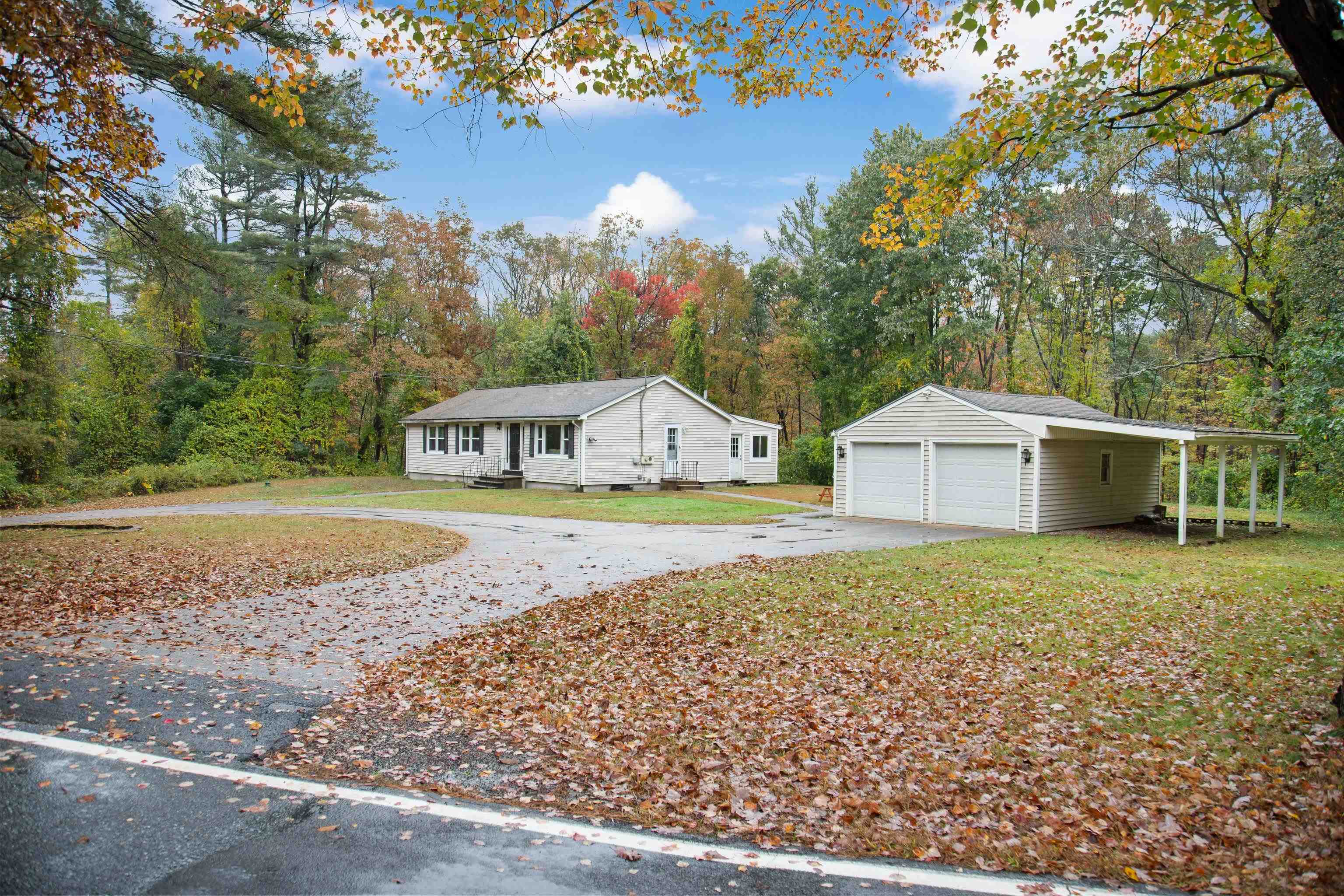 172 Straw Road Manchester, NH 03102 - Photo 2 of 36