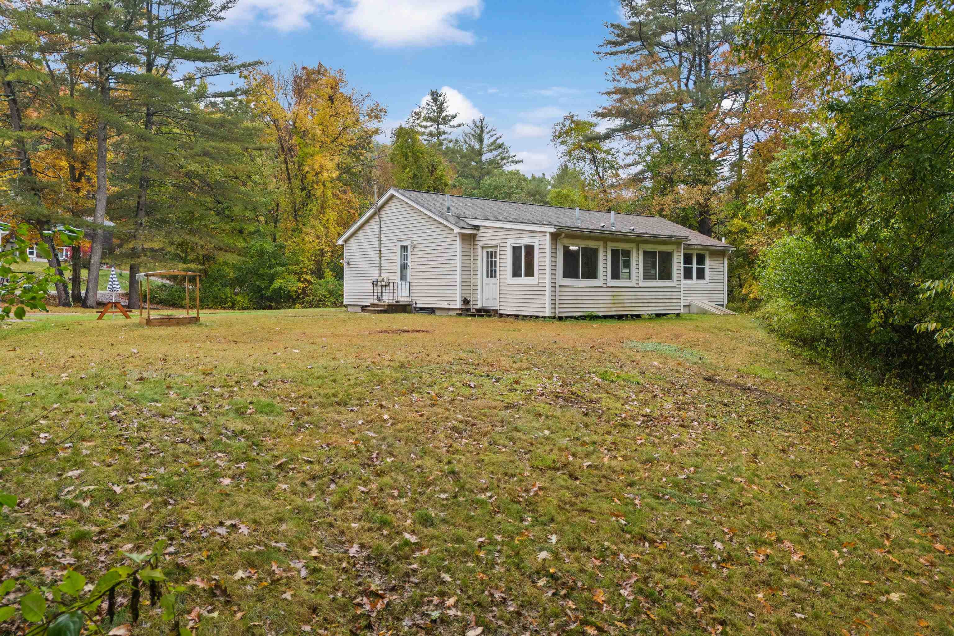 172 Straw Road Manchester, NH 03102 - Photo 26 of 36