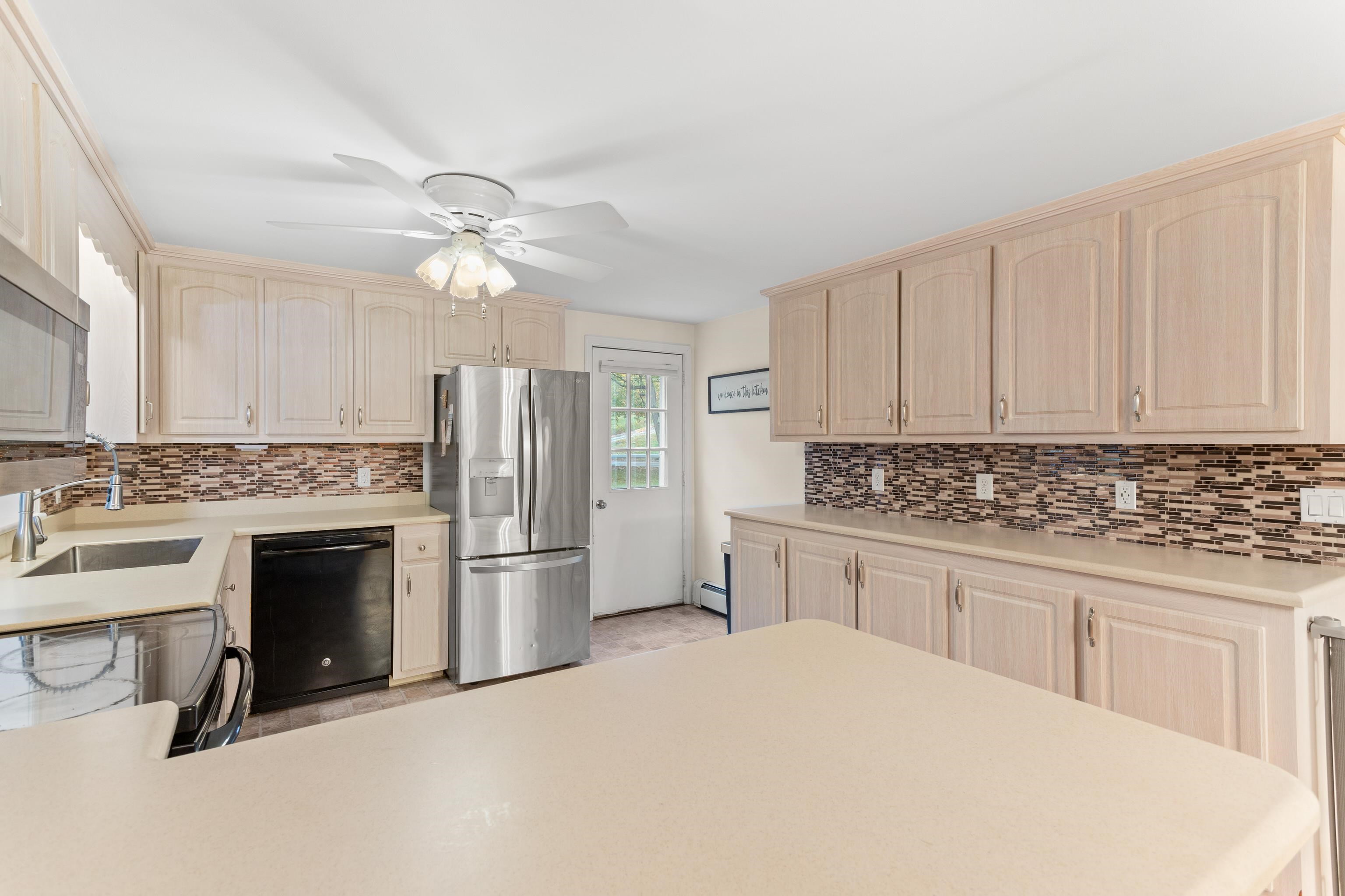 172 Straw Road Manchester, NH 03102 - Photo 35 of 36