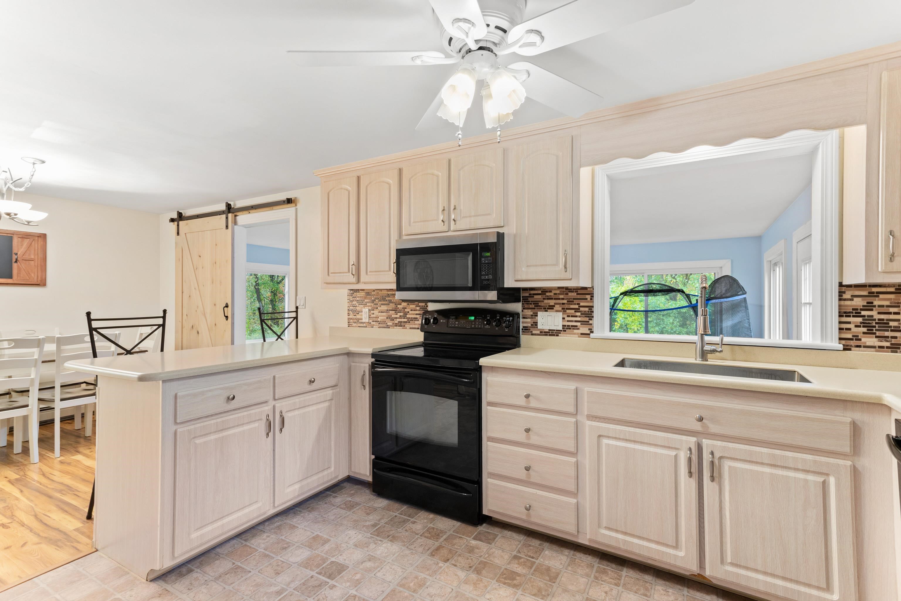 172 Straw Road Manchester, NH 03102 - Photo 36 of 36