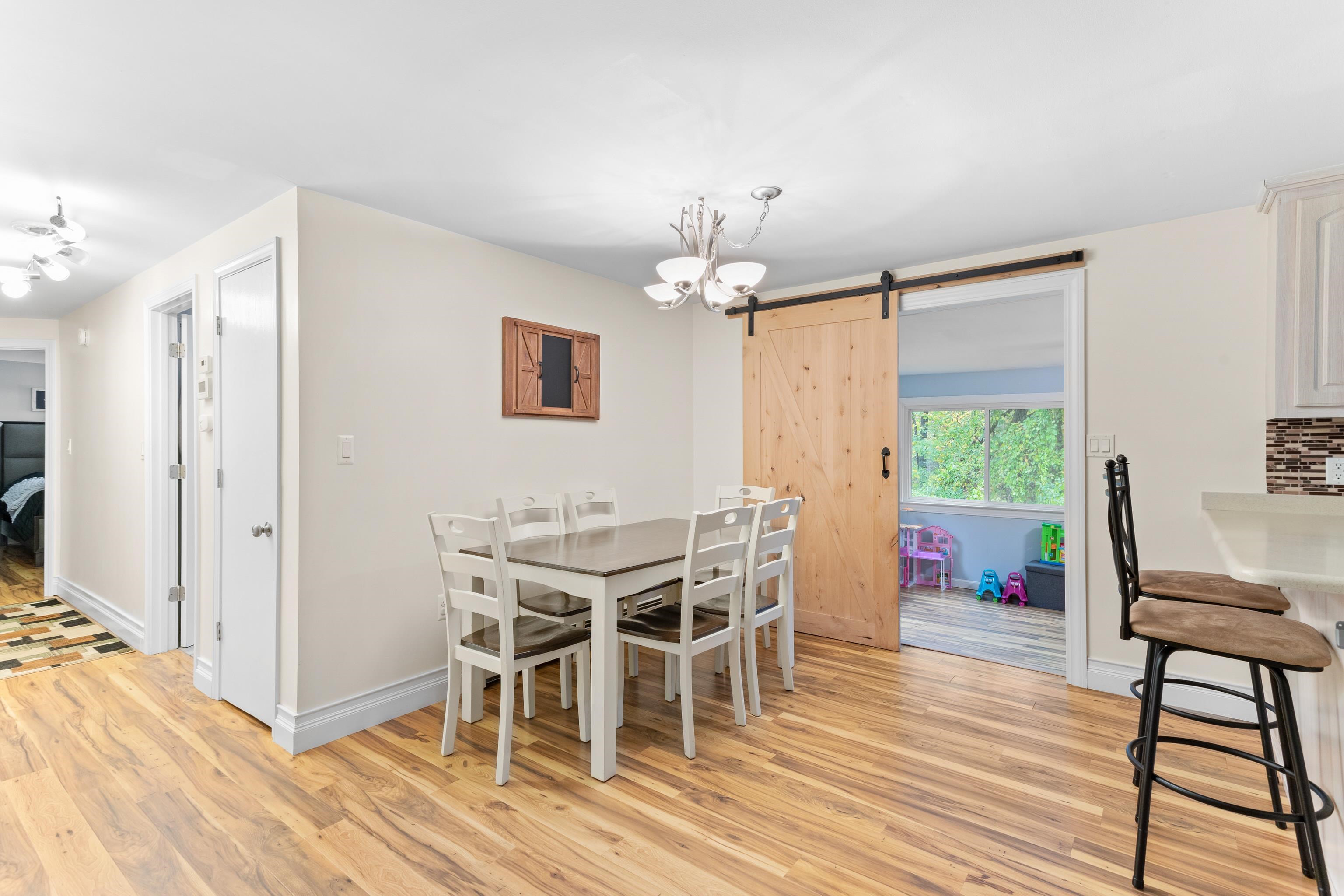 172 Straw Road Manchester, NH 03102 - Photo 7 of 36