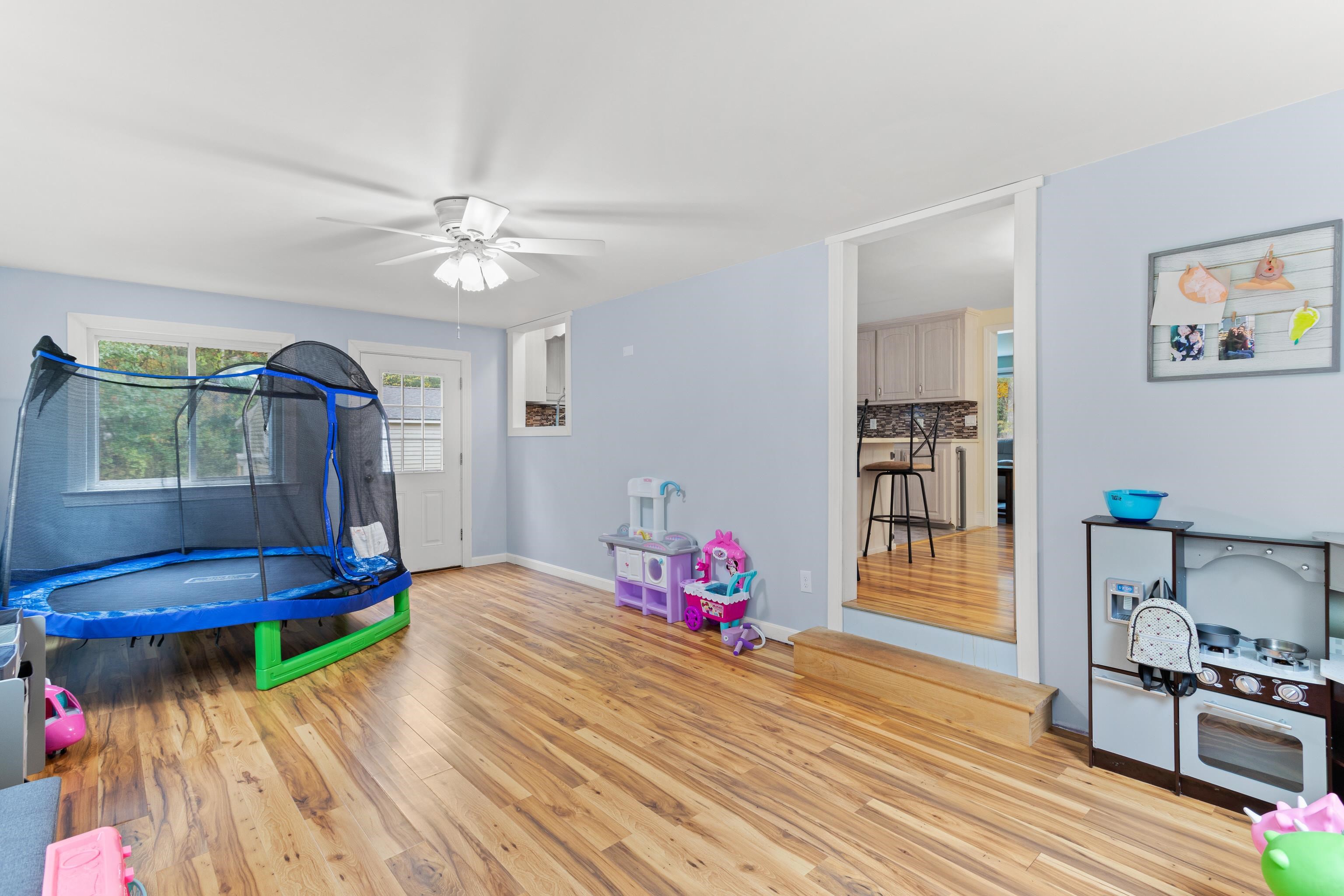 172 Straw Road Manchester, NH 03102 - Photo 9 of 36