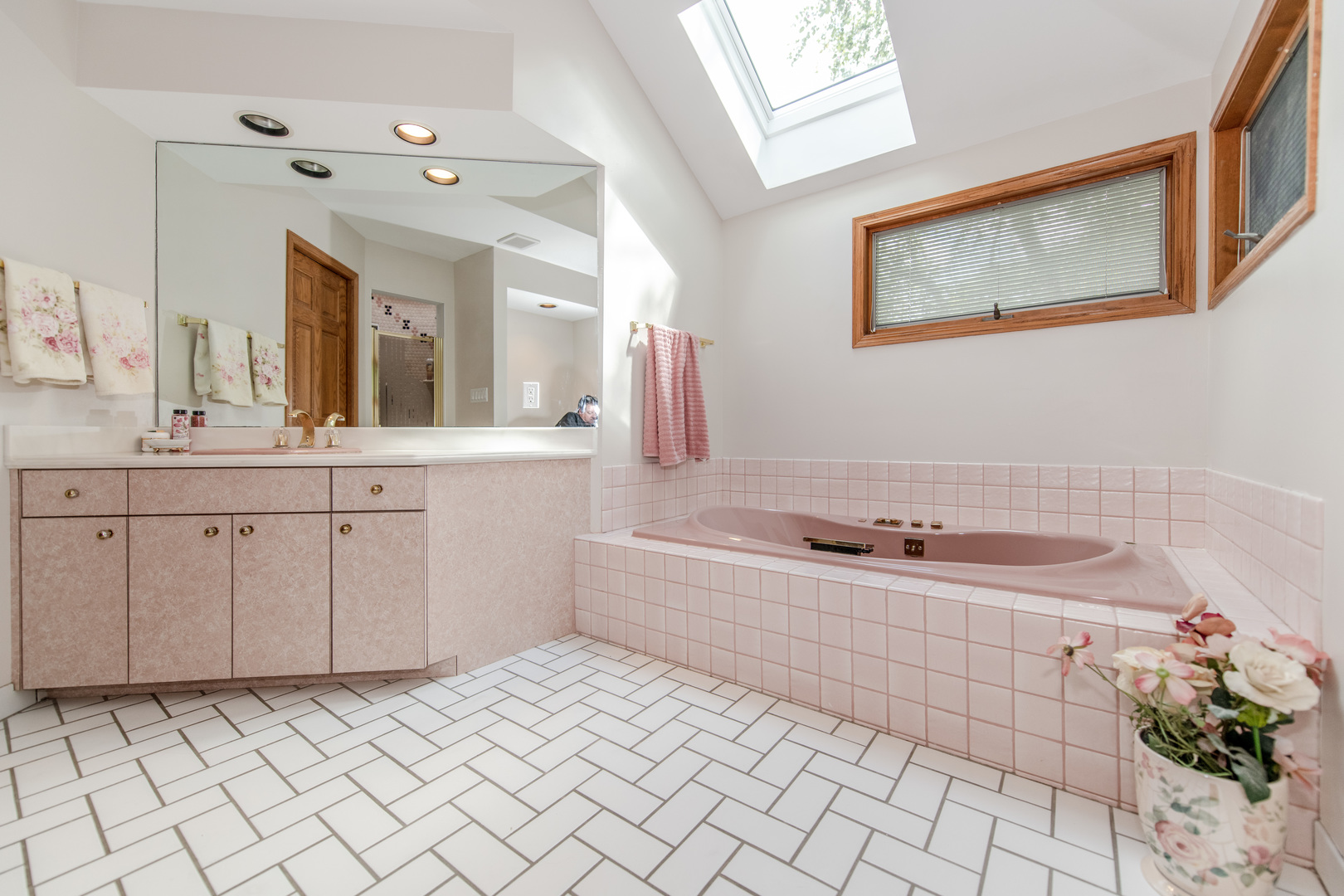 717 Westridge Road Joliet, IL 60431 - Photo 33 of 68 a spacious bathroom with a sink mirror and