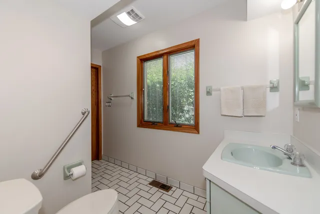 $589,000 | 717 Westridge Road, Joliet, IL 60431